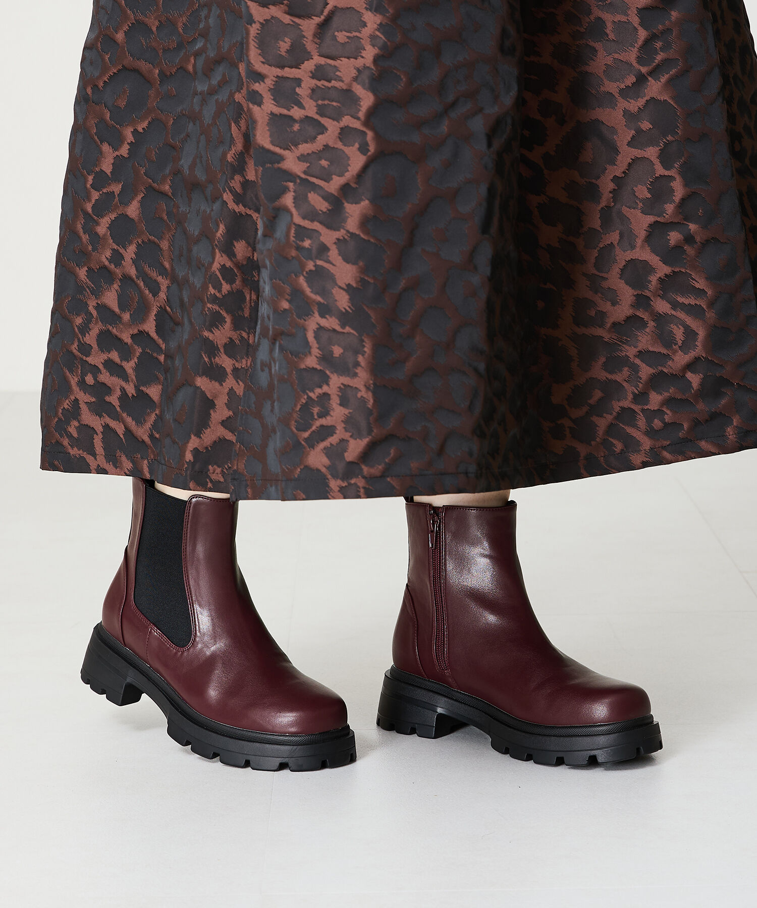 ORiental TRaffic「タンクソール サイドゴア ショートブーツ /41414 軽い ファスナー付き」|ショートブーツ|RED