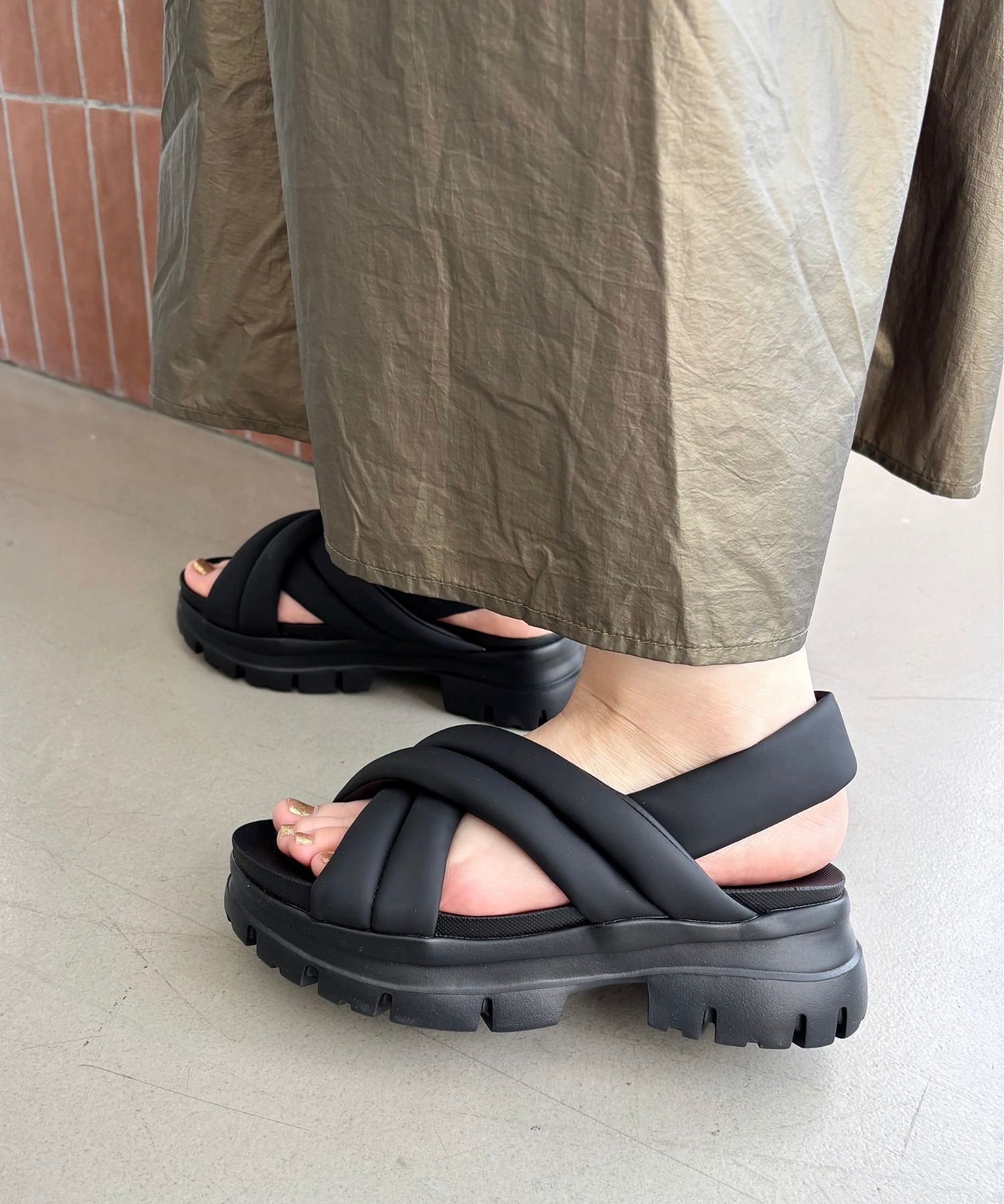 ORiental TRaffic「【トレンド】クロスベルト厚底サンダル/51201 サンダル 厚底 人気 売れてる」|サンダル|