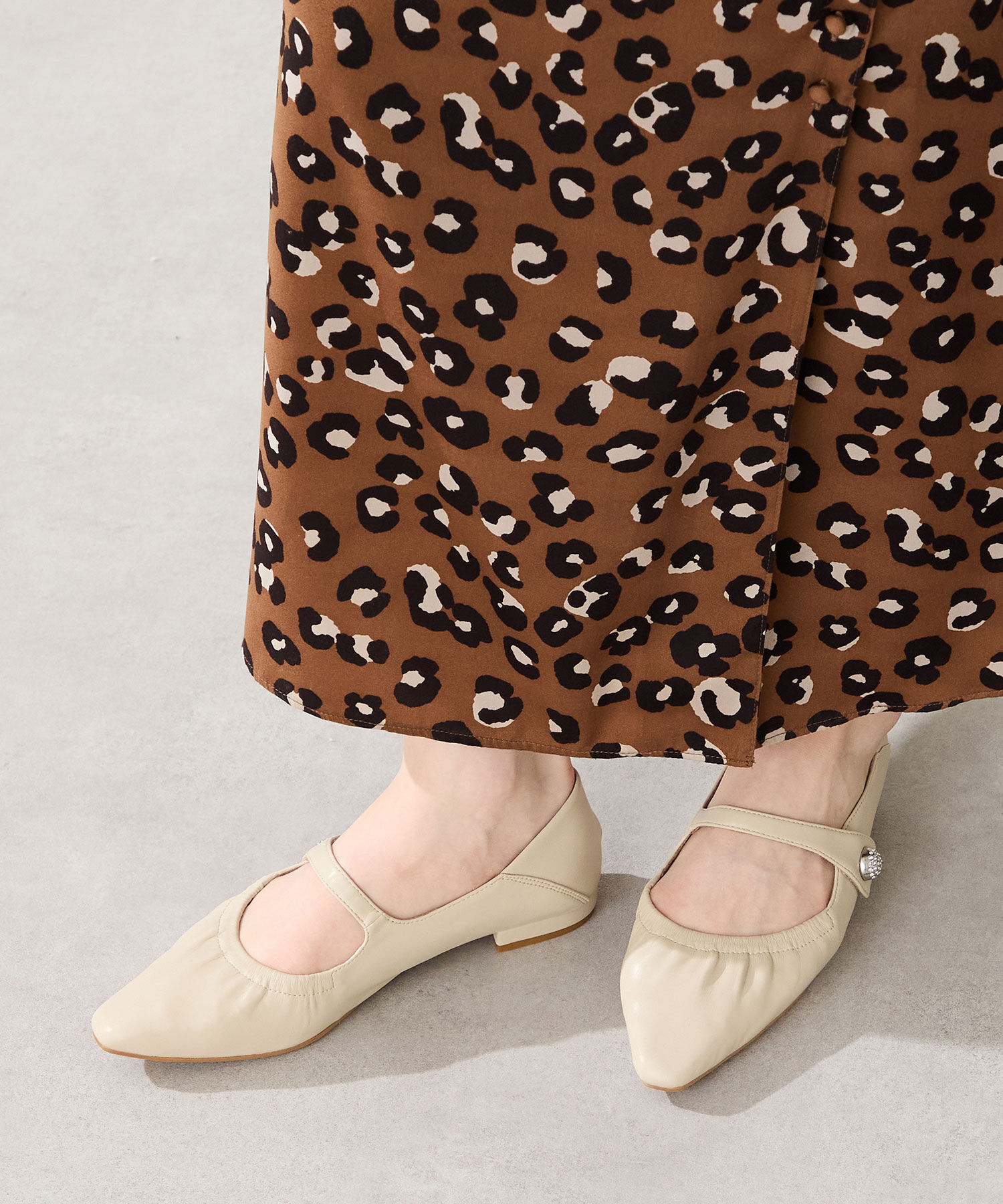 WA Oriental TRaffic「ギャザーデザインメリージェーン パンプス /52316 フラット 通勤靴 ストラップパンプス」|パンプス|BEIGE