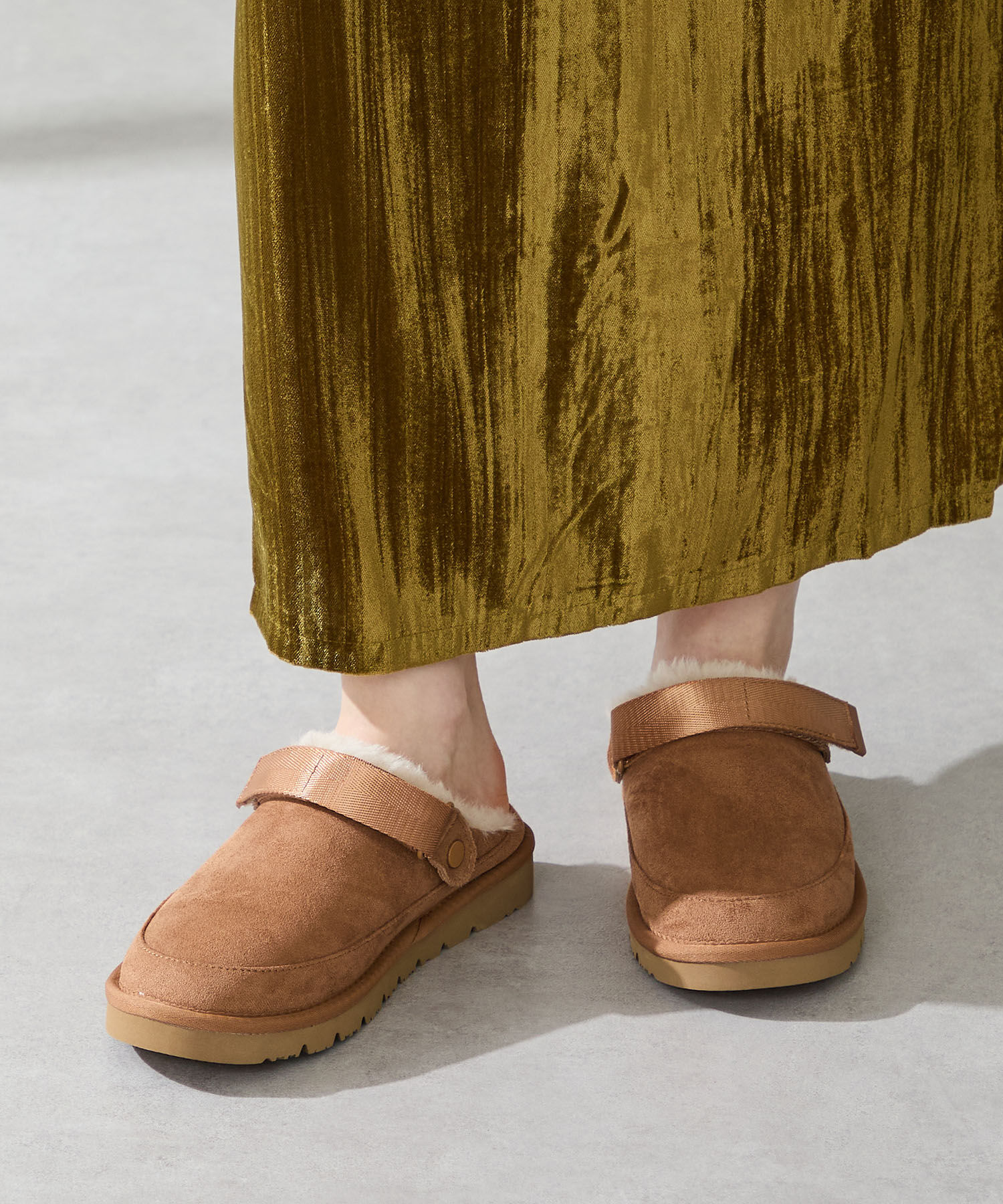 ORiental TRaffic「【 厚底 ・ 軽量 】 ムートン ベルト サンダル /55302 もこもこ 暖かい 防寒」|モカシン|