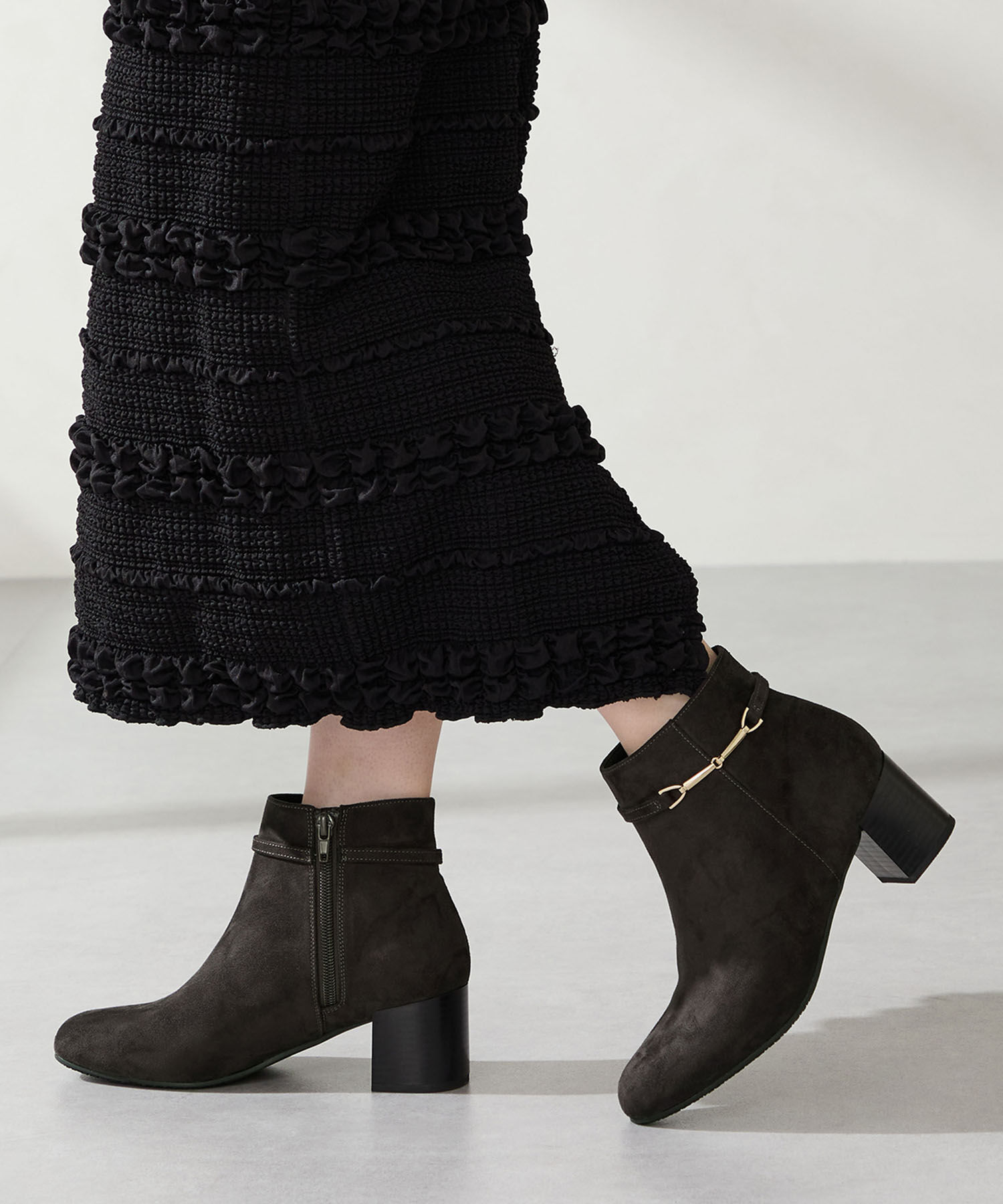 WA Oriental TRaffic「ビットモチーフ ショートブーツ /52403」|ショートブーツ|GREY