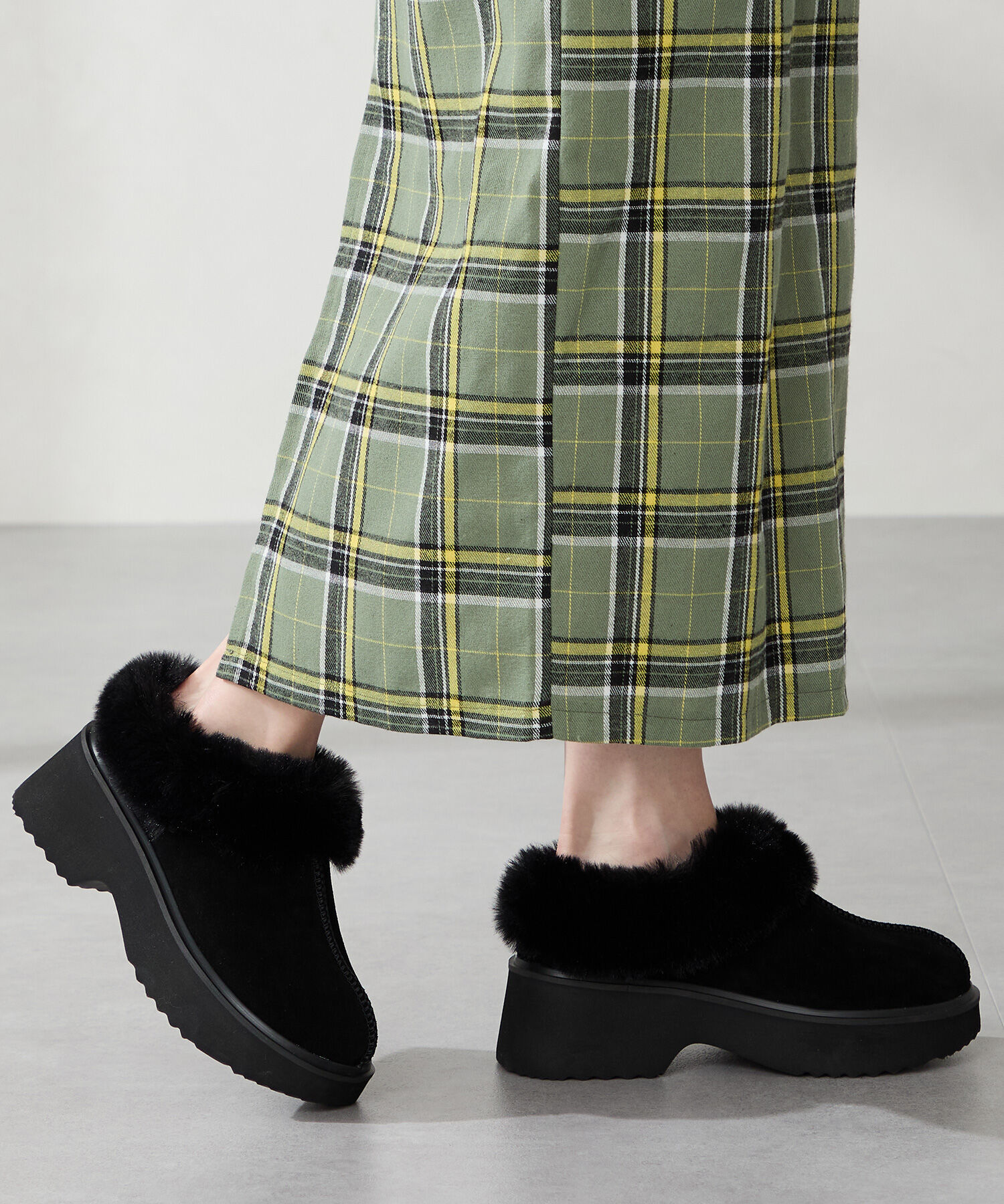 ORiental TRaffic「【 厚底 ・ 美脚 】 ムートン サボ /51325 ファー レオパード 防寒 」|サンダル|