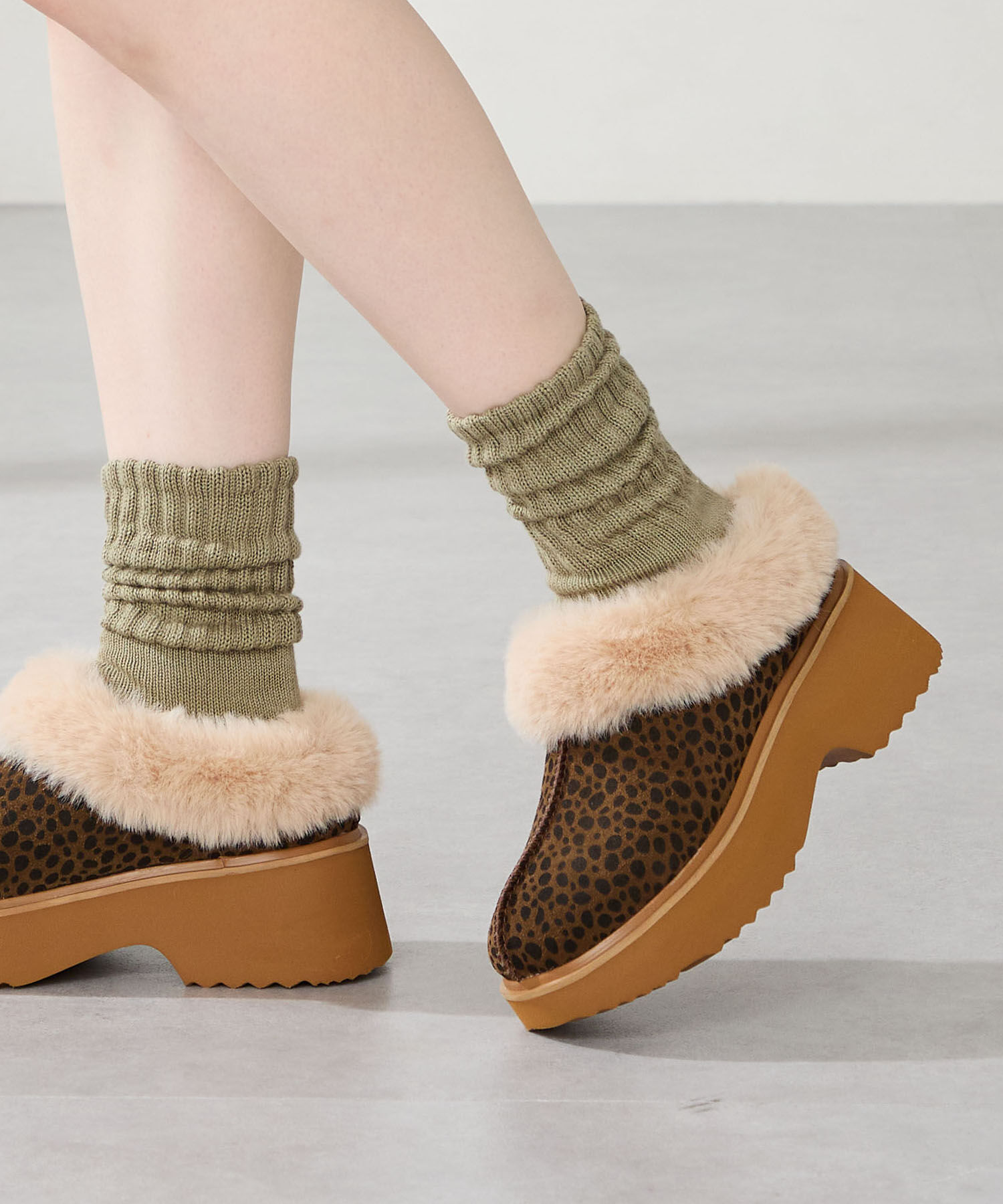 ORiental TRaffic「【 厚底 ・ 美脚 】 ムートン サボ /51325 ファー レオパード 防寒 」|サンダル|