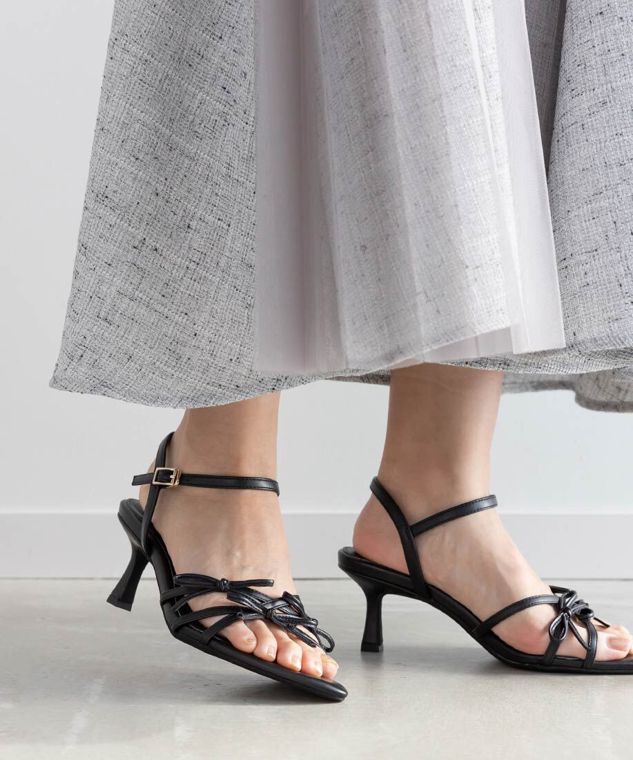  「ミニリボンナローストラップサンダル」|サンダル|ブラック