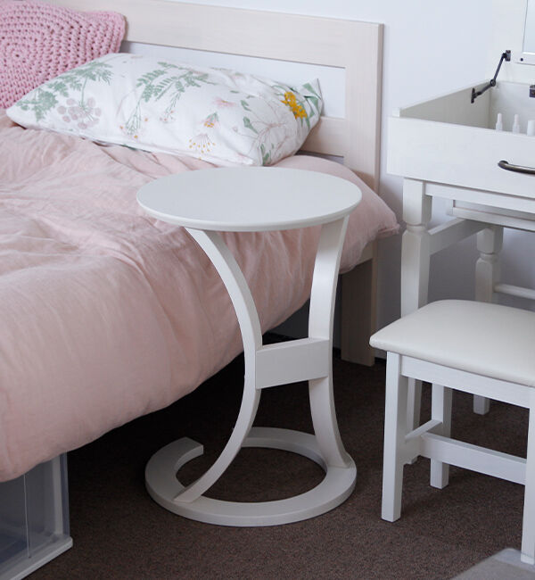 B-COMPANY「手元近くまで寄せられる　LOTUSサイドテーブル」|ステーショナリー|