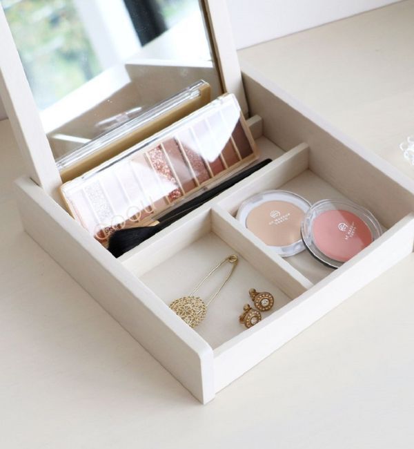 B-COMPANY「毎日の身支度を省スペースで　ミニコスメボックス」|ミラー|