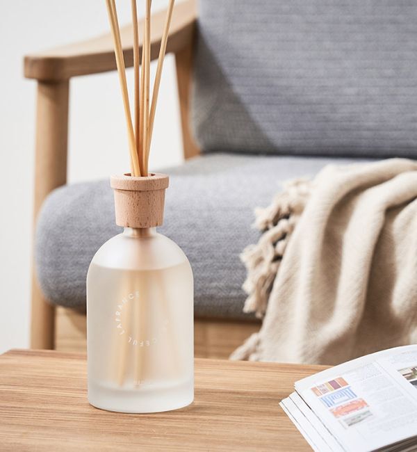 B-COMPANY「倒れてもこぼれにくい リードディフューザー」|アロマ・ルームフレグランス|