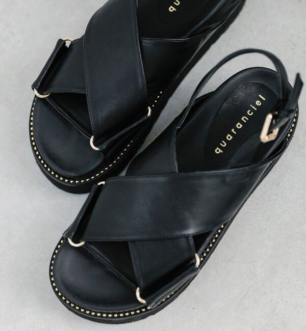 quaranciel「quaranciel: プラットフォーム クロス スタッズ サンダル」|サンダル|ブラック