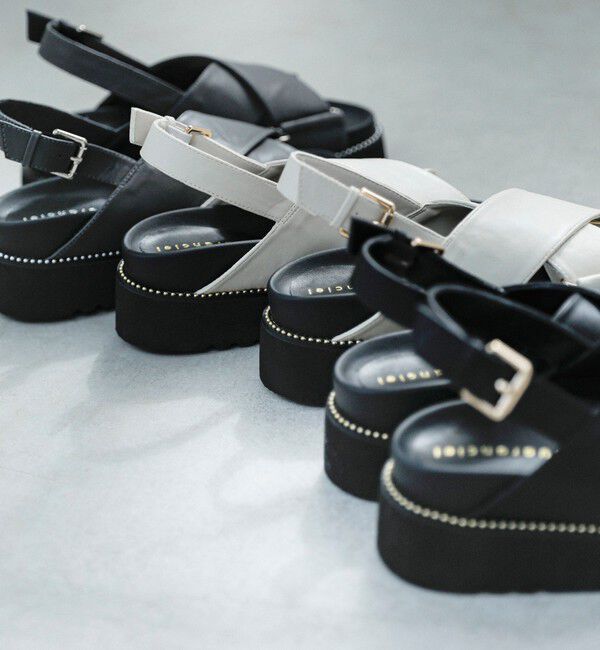 quaranciel「quaranciel: プラットフォーム クロス スタッズ サンダル」|サンダル|