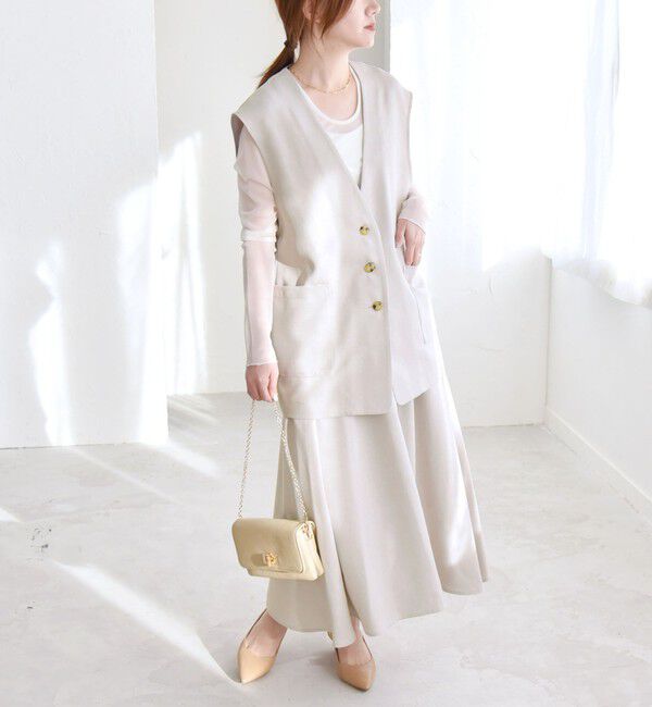 quaranciel「quaranciel:〈洗濯機可能〉Vネック ジレ＆フレア スカート セットアップ」|フレア|ベージュ