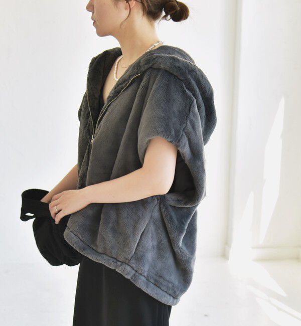 quaranciel「quaranciel: フーディー フェイクファー ドロスト ジップ ショート ベスト」|ダウンベスト・ベスト|