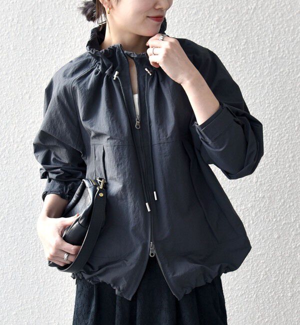 SHIPS any「SHIPS any:〈洗濯機可能〉ナイロン タスラン ギャザー スタンドカラー ブルゾン」|ブルゾン・スタジャン|チャコールグレー