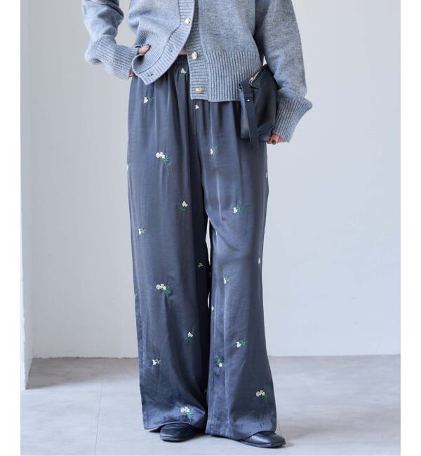 OUTDOOR PRODUCTS Usual Things「フラワーエンブロイダリーサテンイージーパンツ」|スラックス|ネイビー