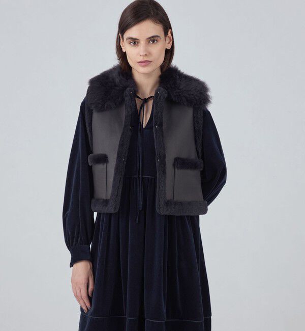 TOMORROWLAND collection「ナッパランムートン リムーバルカラージレ」|ダウンベスト・ベスト|