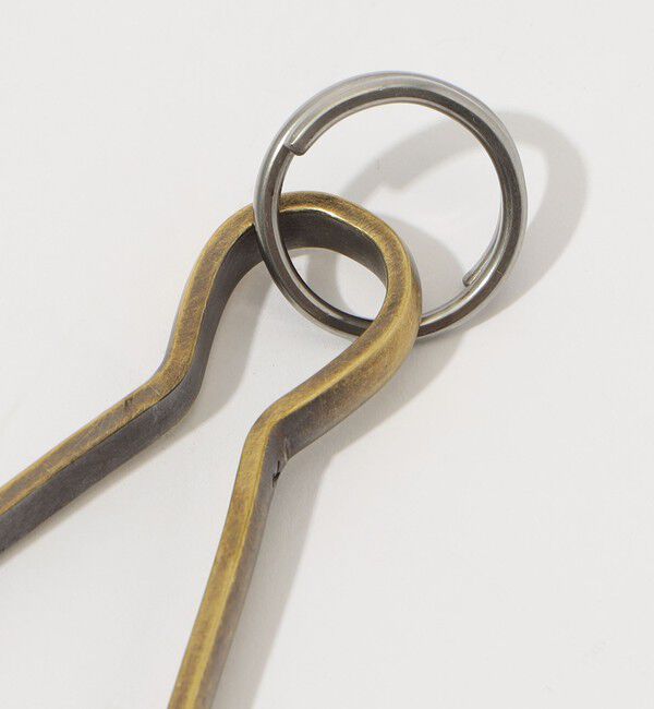 TOMORROWLAND GOODS「STUDEBAKER METALS LODGE KEYHOLDER ブラスキーホルダー」|チャーム・キーホルダー|