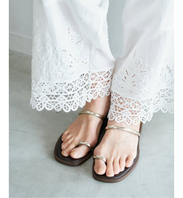 IENA「《追加2予約》NICOLAS LAINAS フラットサンダル」|サンダル|ブラウン