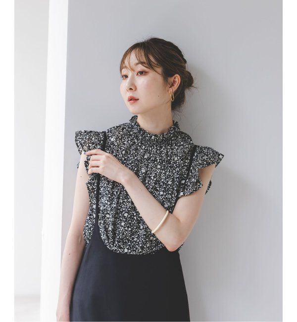 NOBLE「《追加4》【洗える】シャーリングフリルノースリブラウス」|シャツ・ブラウス|