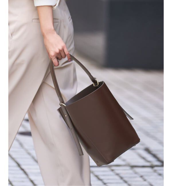 NOBLE「&MyuQ/アンドミューク LIBER」|ショルダー・メッセンジャー|ブラウン