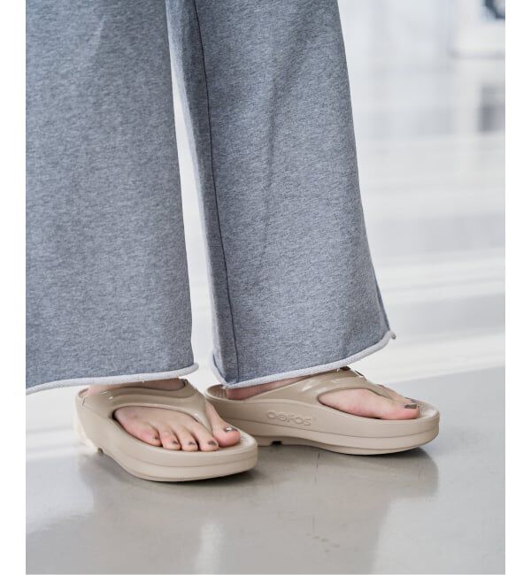  「《追加予約》OOFOS/ウーフォス Oomega」|サンダル|