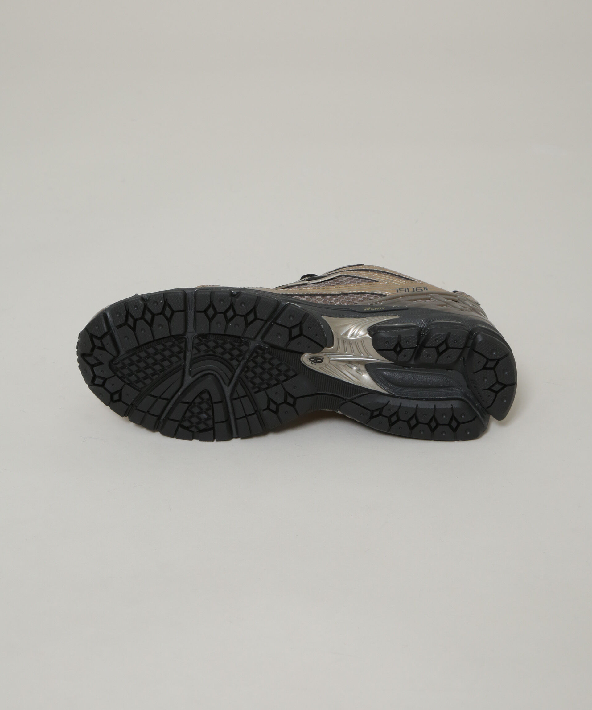 nano･universe「new balance/1906R」|スニーカー|