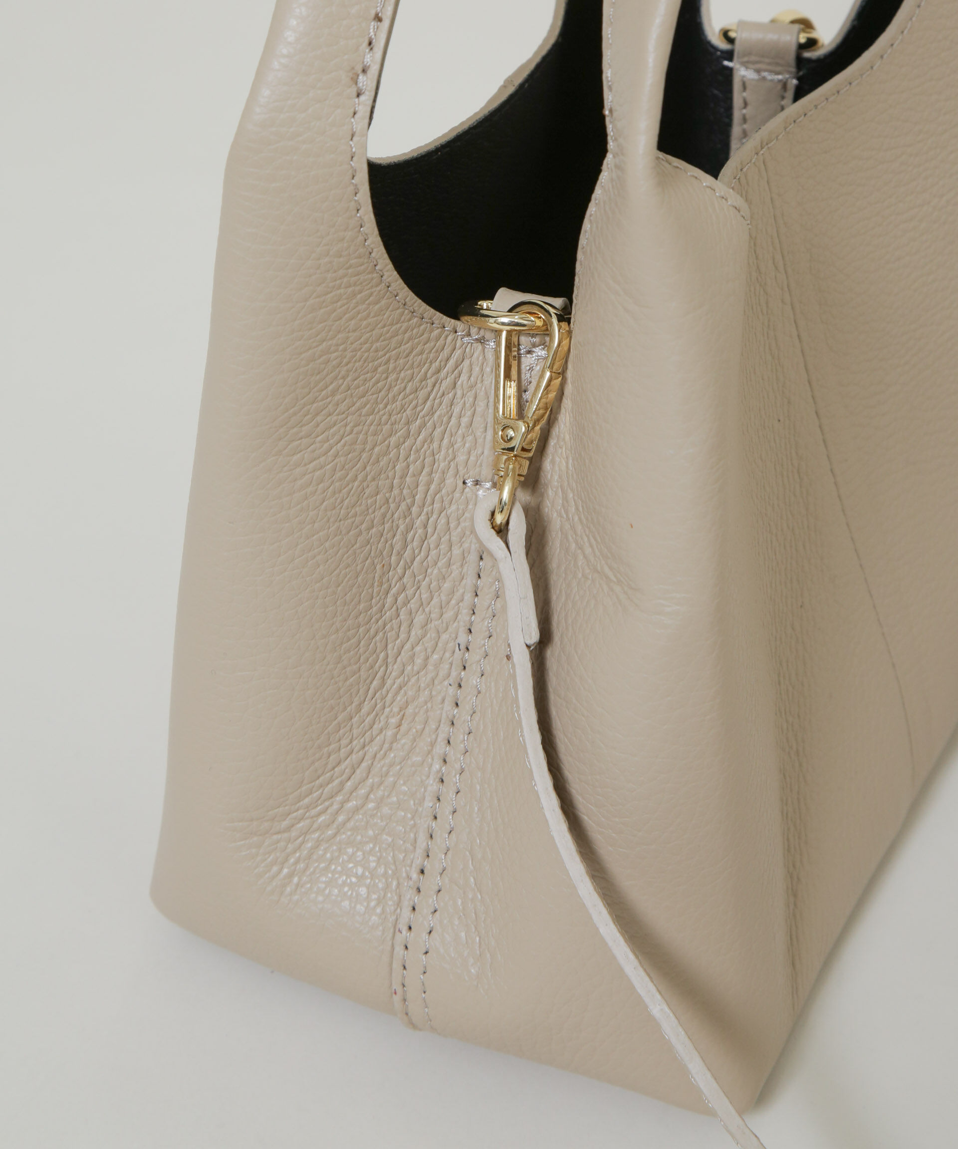 nano･universe「AULENTTI/レザーインポーチトート」|ショルダー・メッセンジャー|