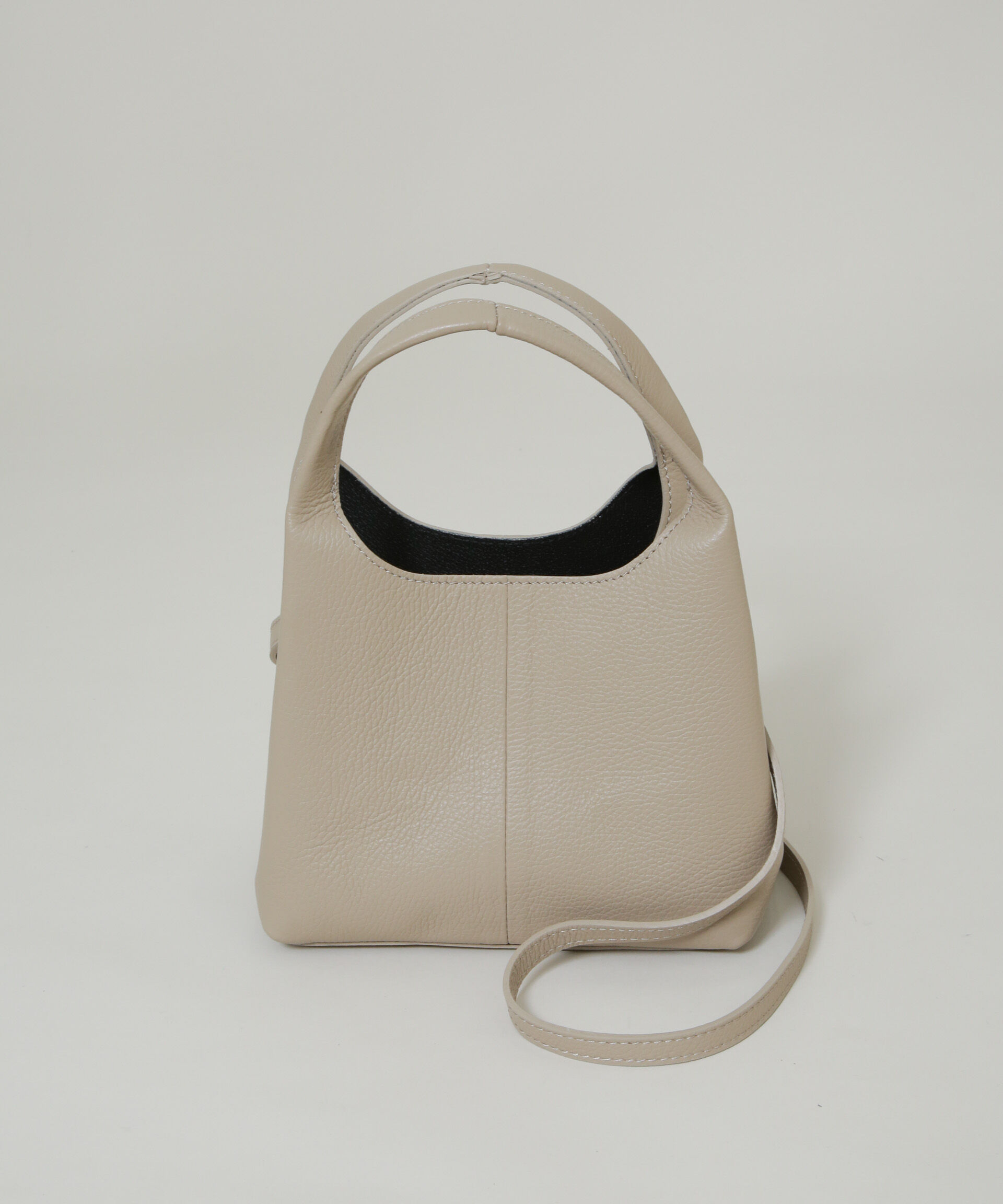 nano･universe「AULENTTI/レザーインポーチトート」|ショルダー・メッセンジャー|