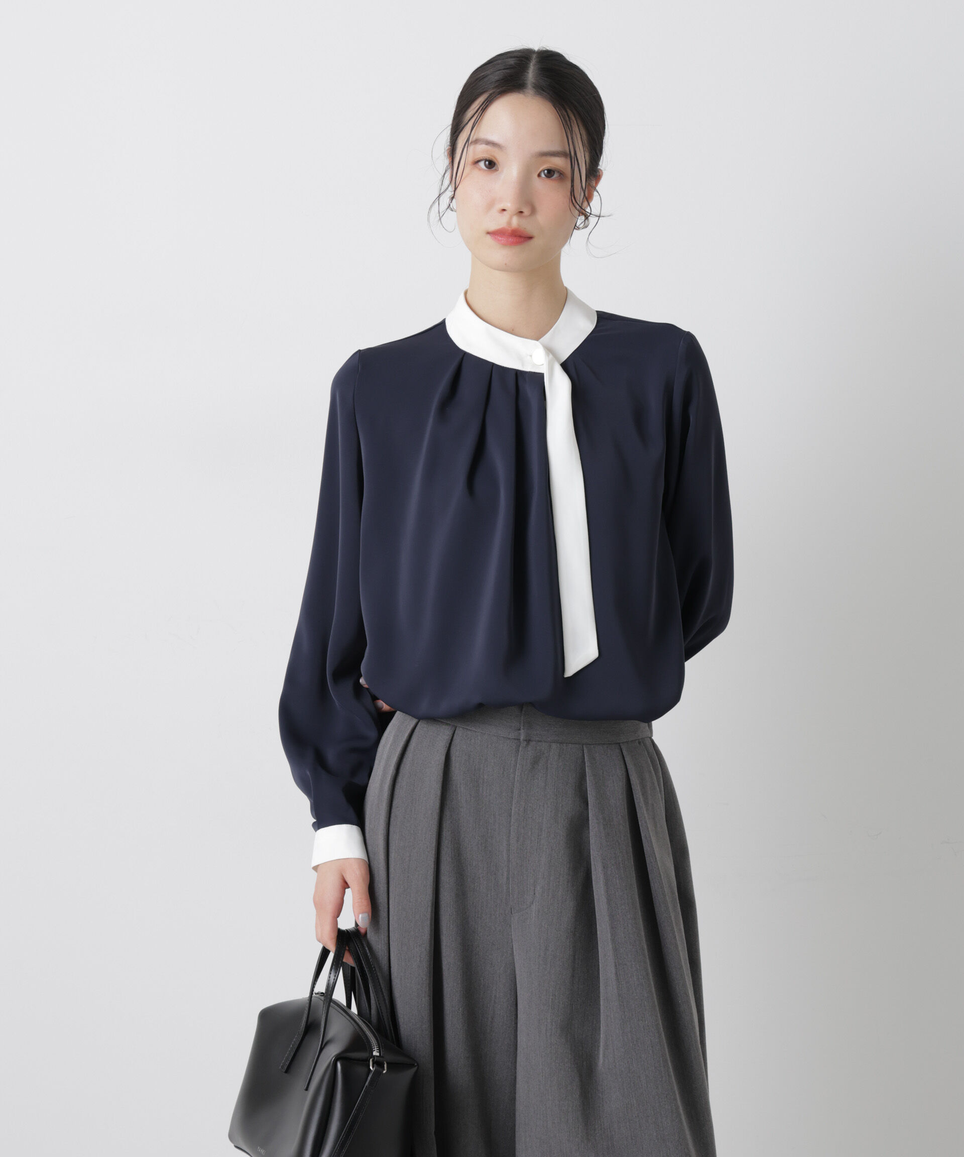 nano･universe「フロントタックバイカラーボータイブラウス」|シャツ・ブラウス|