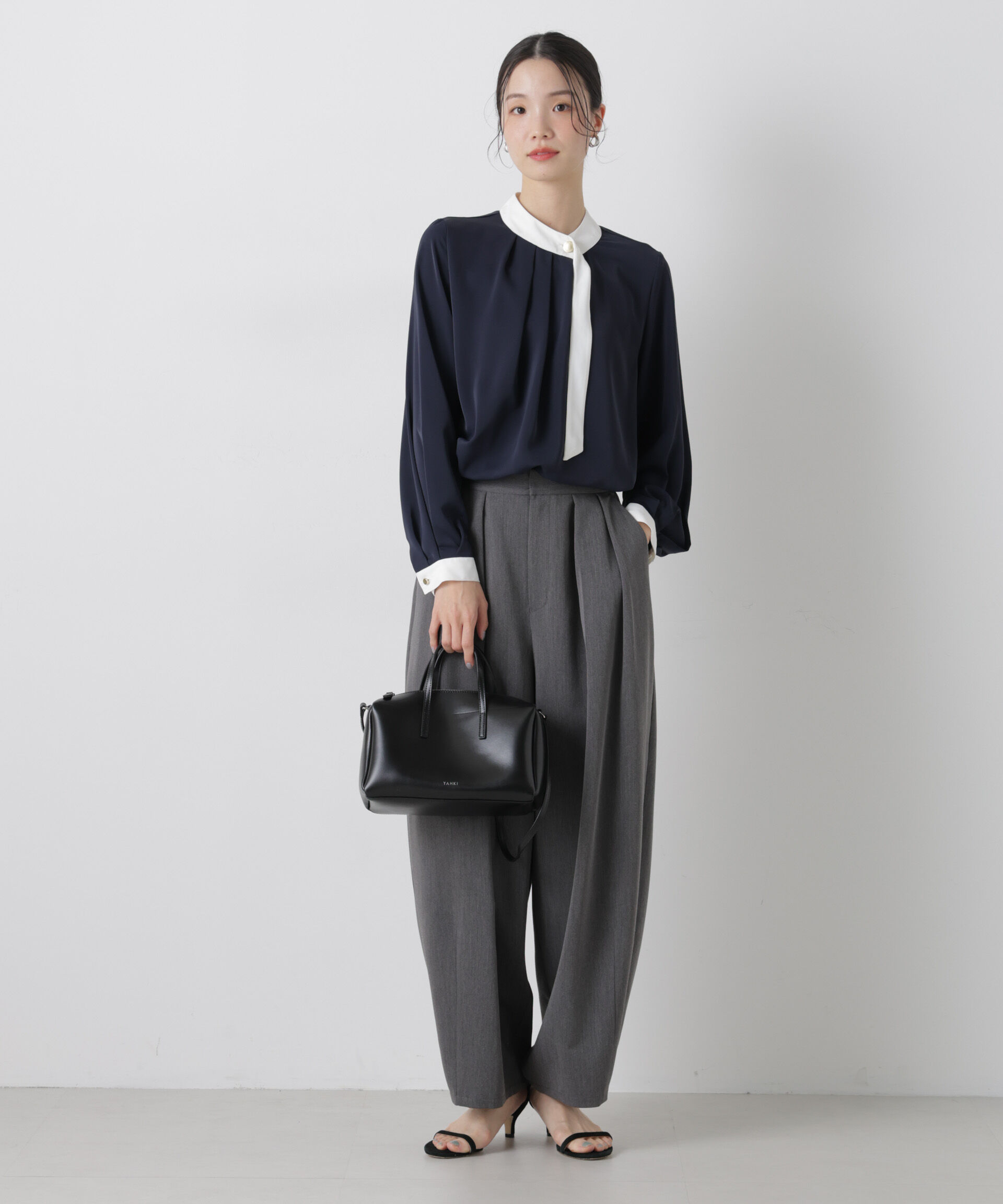 nano･universe「フロントタックバイカラーボータイブラウス」|シャツ・ブラウス|