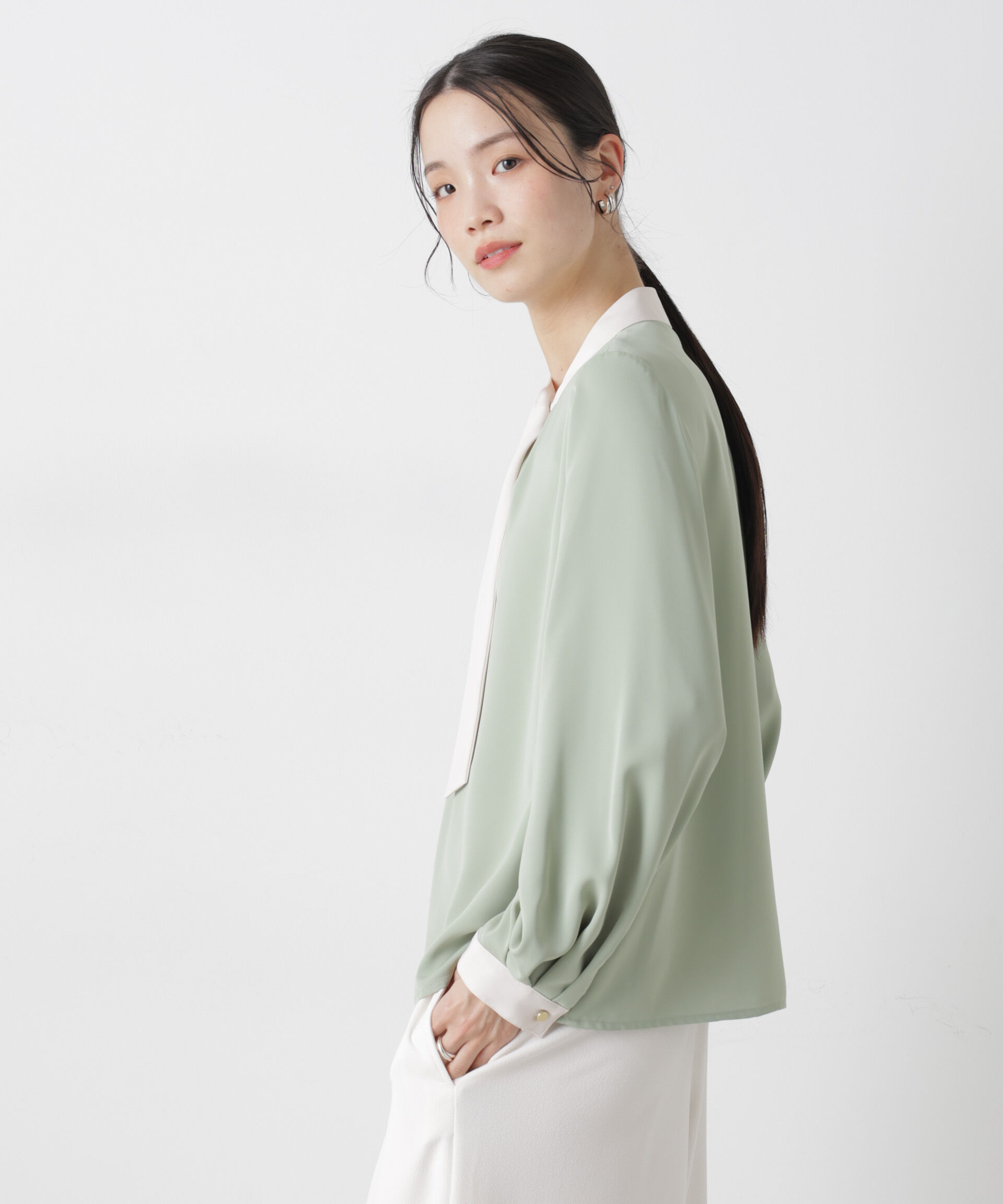 nano･universe「フロントタックバイカラーボータイブラウス」|シャツ・ブラウス|