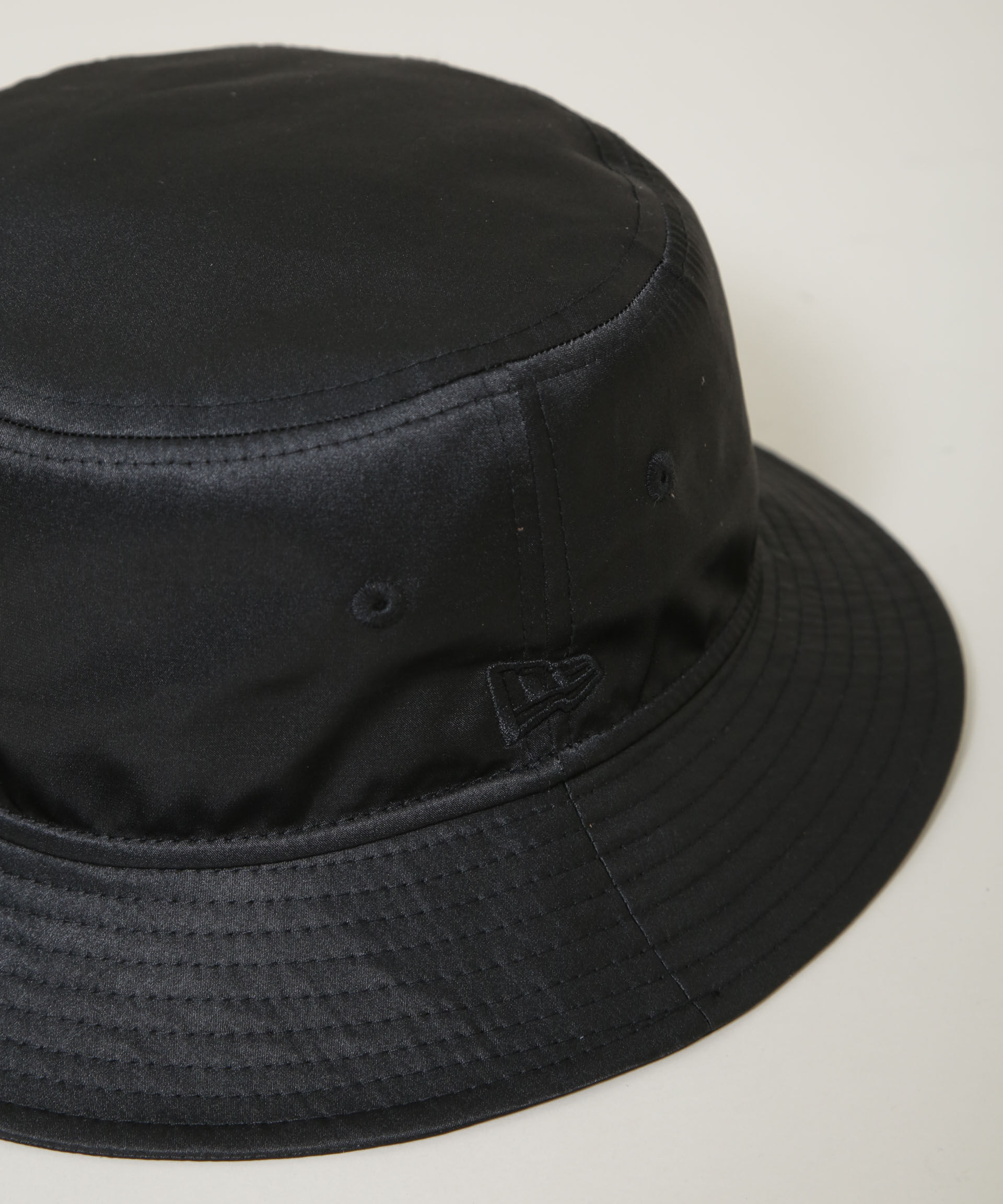 nano･universe「NEW ERA(R)/別注 BUCKET01 / SATIN HAT」|キャップ・キャスケット|