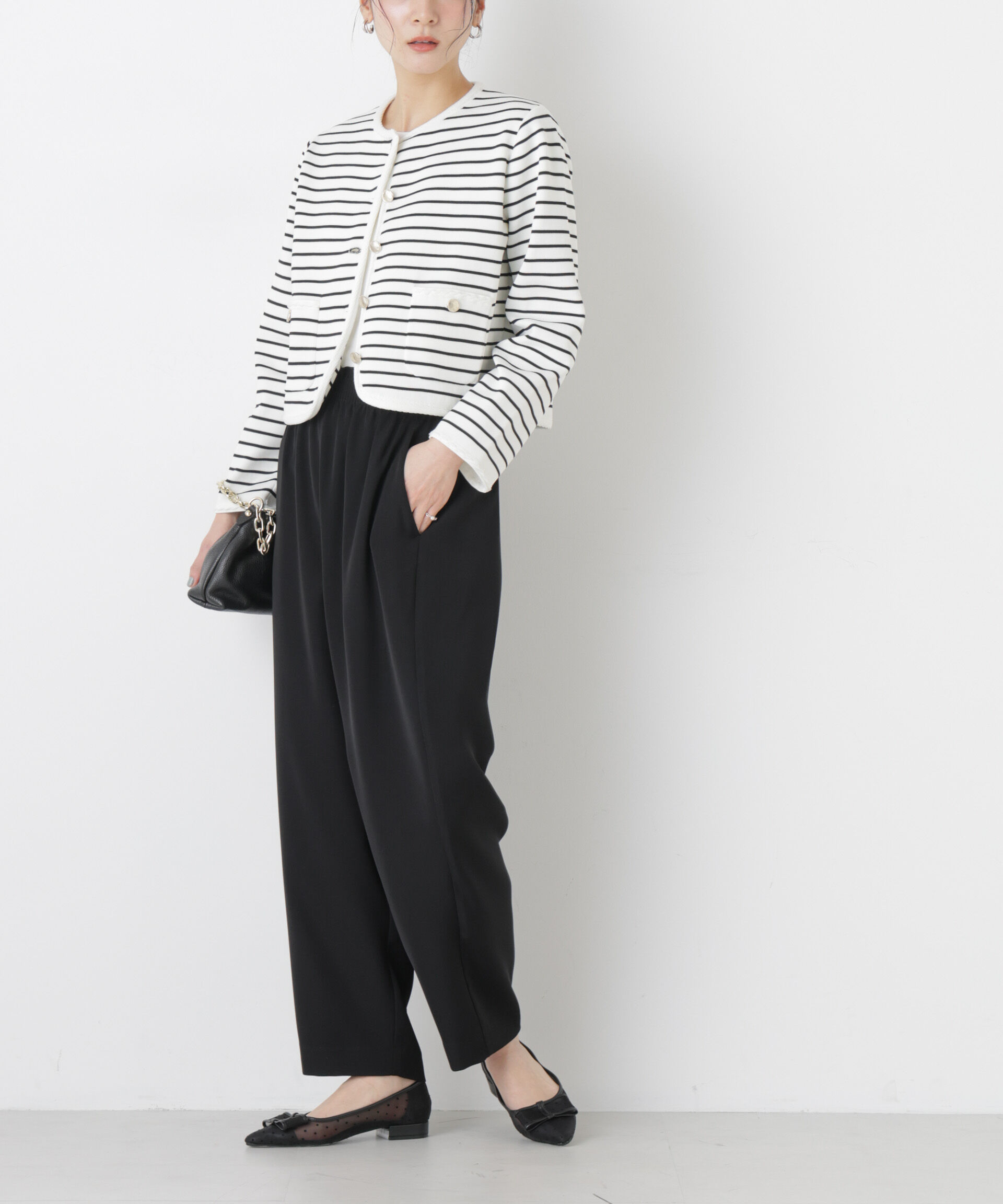 nano･universe「ダブルクロスイージーコクーンパンツ」|チノ|ブラック