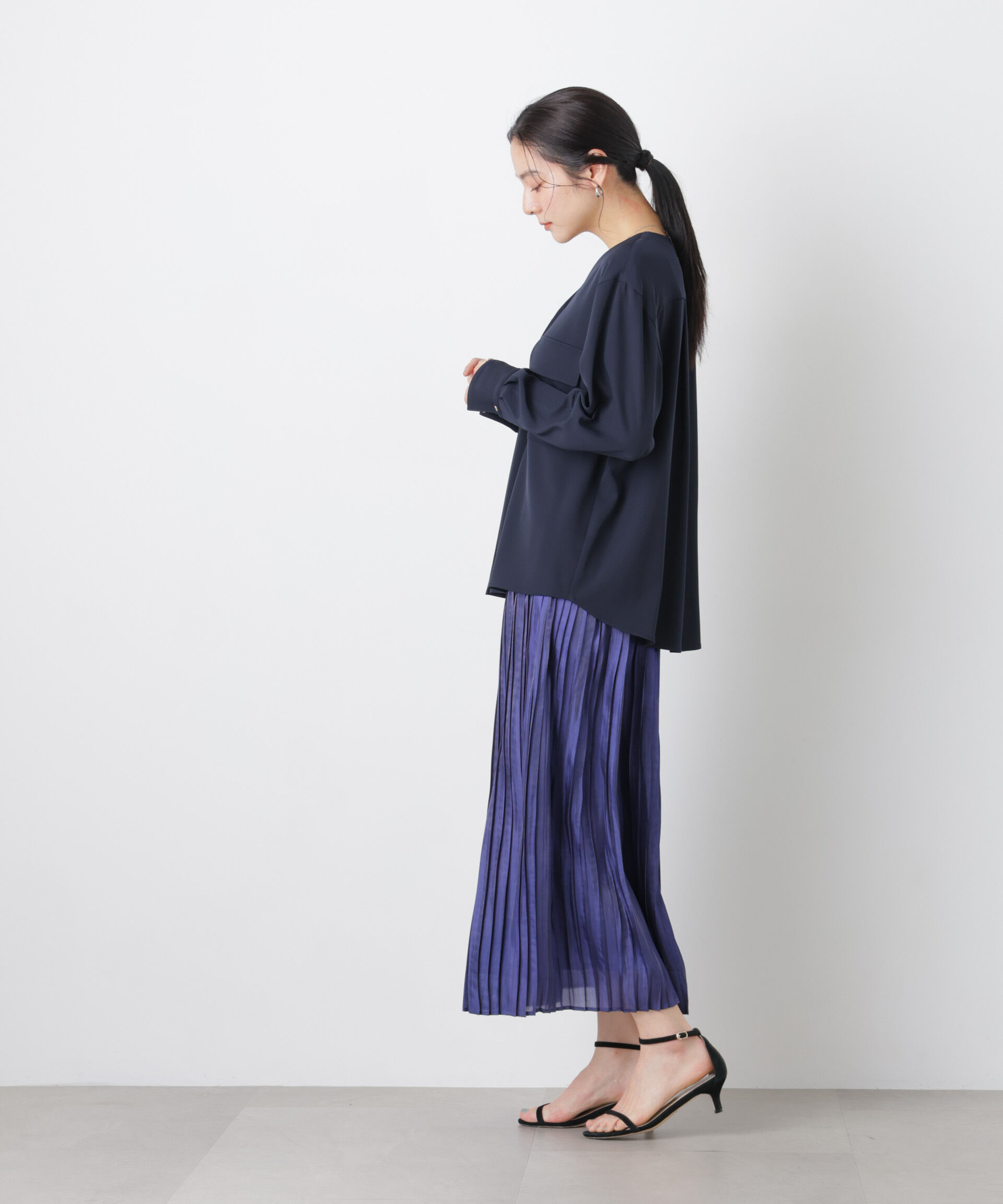 nano･universe「シャイニーサテンプリーツスカート」|スカート|