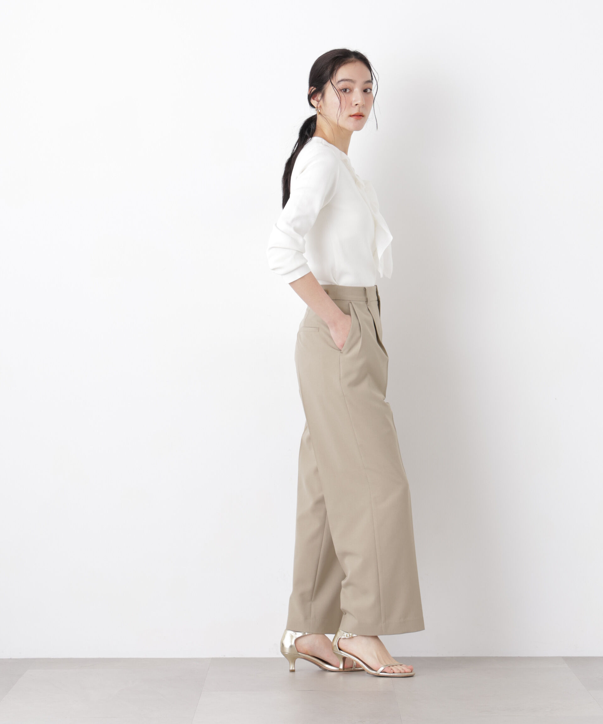 nano･universe「ライトファンクションタックセミワイドパンツ(セットアップ可)」|チノ|