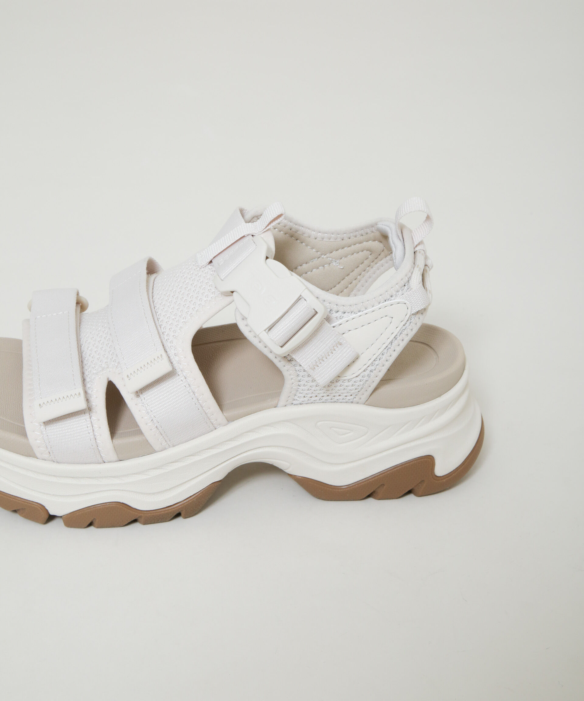 nano･universe「Teva/Hurricane Ampsole Gaila BIRCH」|サンダル|