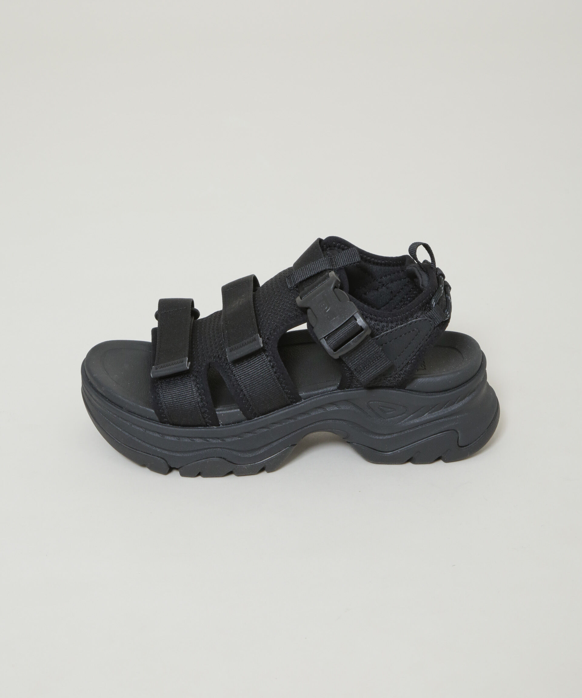 nano･universe「Teva/Hurricane Ampsole Gaila BLACK」|サンダル|