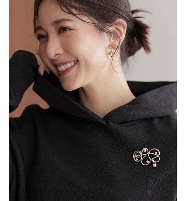 組曲「メタルラインパールポイントブローチ」|ブローチ・コサージュ|ゴールド系