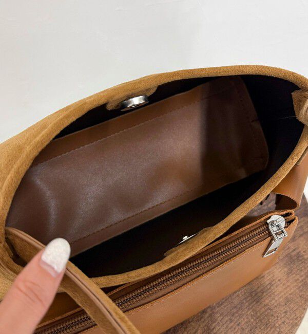 fredy emue「ホルダーチャーム付きワンハンドルバッグ」|ショルダー・メッセンジャー|