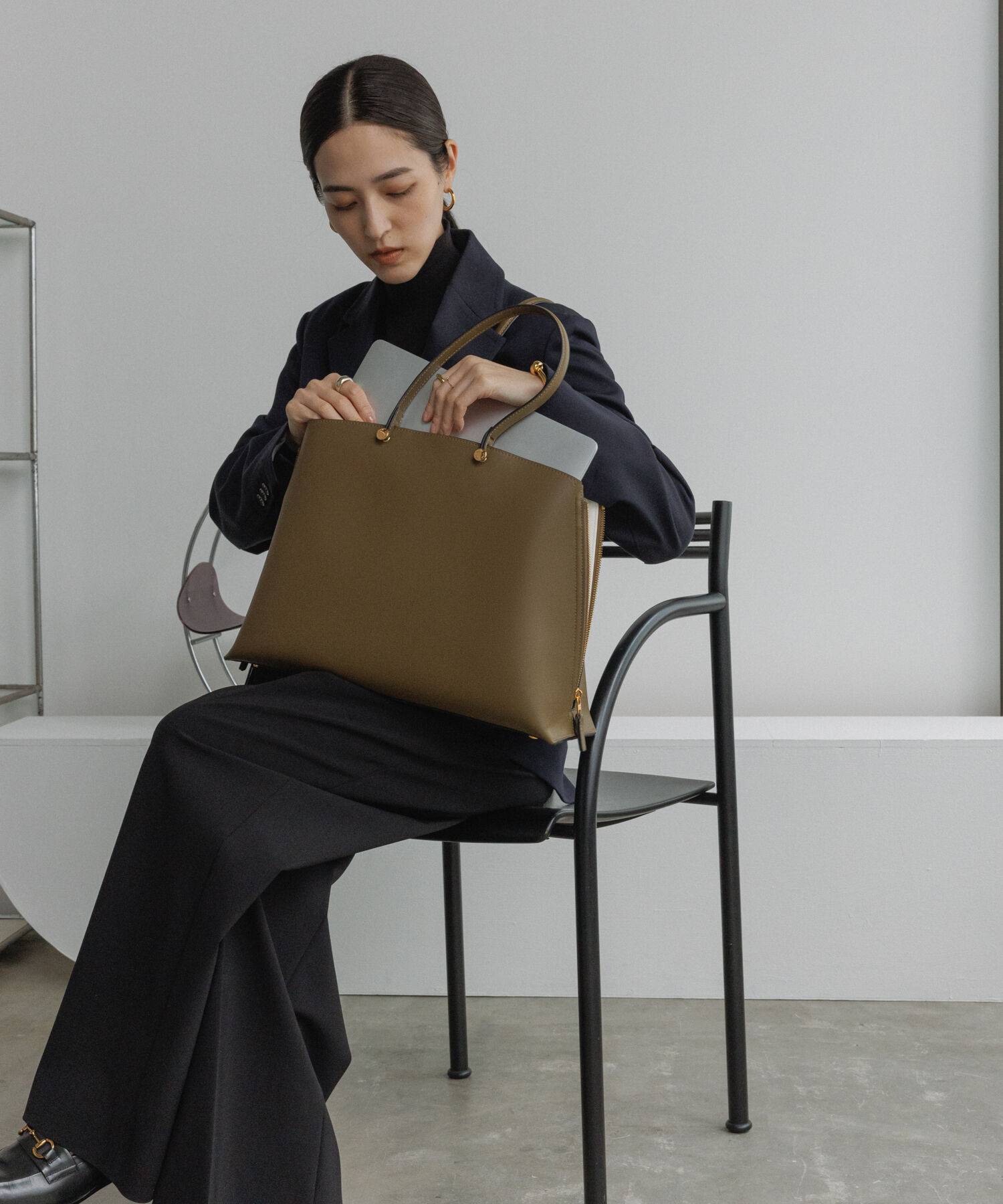 ROPE「【E'POR】Y BAG Medium+【WEB限定/一部店舗限定】【通勤】【A4/PC対応】【25AW】」|ショルダー・メッセンジャー|