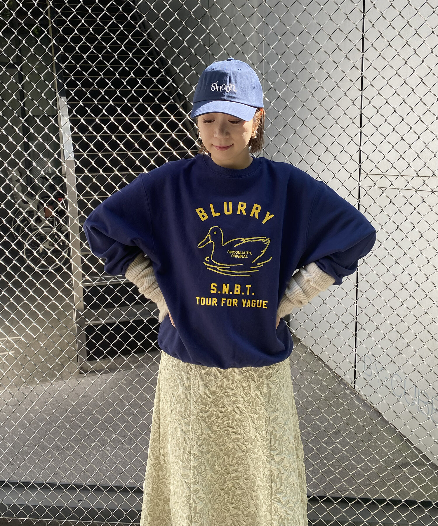 VIS「【韓国人気ブランド/sinoon】プリントスウェットプルオーバー【洗える】」|スウェット・ジャージ|