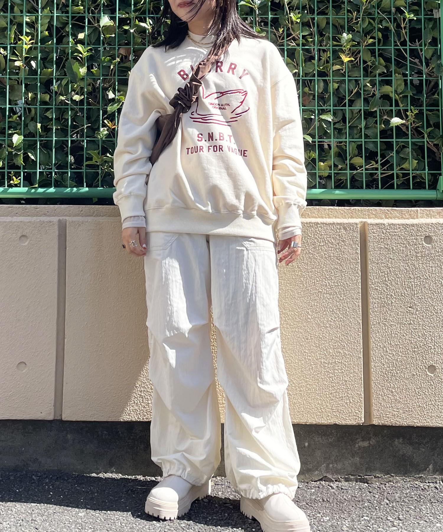 VIS「【韓国人気ブランド/sinoon】プリントスウェットプルオーバー【洗える】」|スウェット・ジャージ|