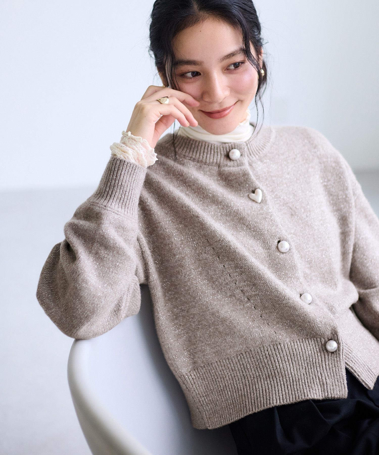 VIS「ハートアソートパール釦ラメミックスカーディガン/イージーケア・一部WEB限定カラー」|カーディガン|ブラウン(22)
