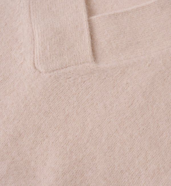  「【華やかな印象に】ヘアリーヤーン深Vネックニット」|ニット・セーター|