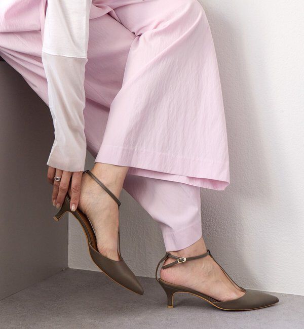  「【女性らしく洗練された印象に】ストラップミュール」|その他|