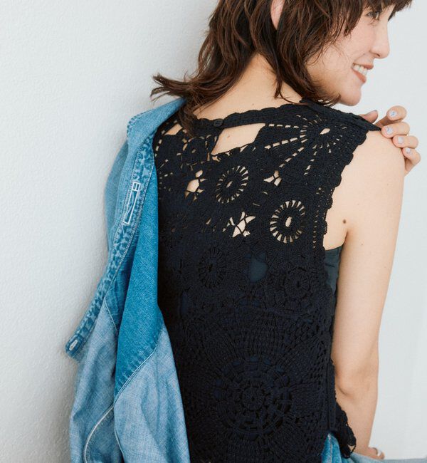  「【着映え】エンブロイダリーベスト」|ニット・セーター|ブラック