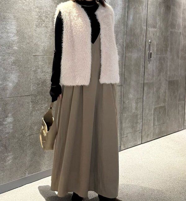  「【万能ワンピース】【オールシーズン活躍】ディープVキャミワンピース」|ワンピース|