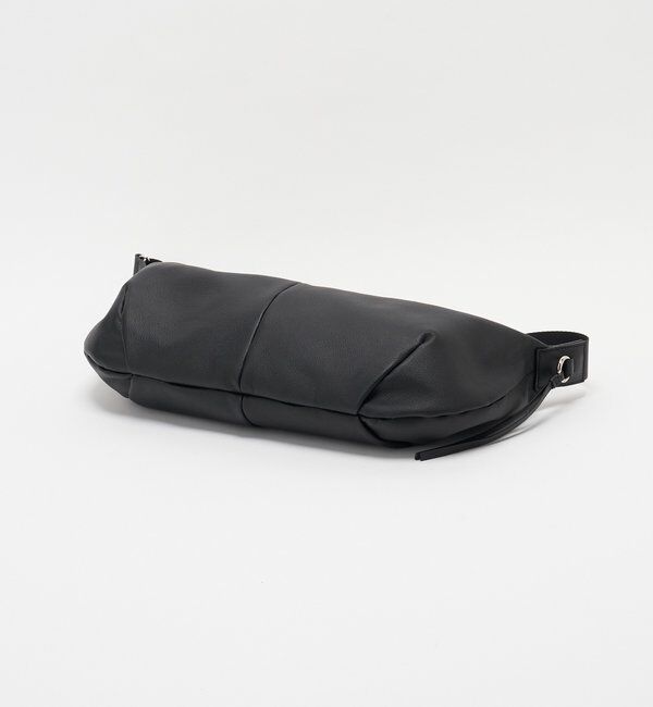  「ソフトレザーバナナボディバッグ」|ショルダー・メッセンジャー|