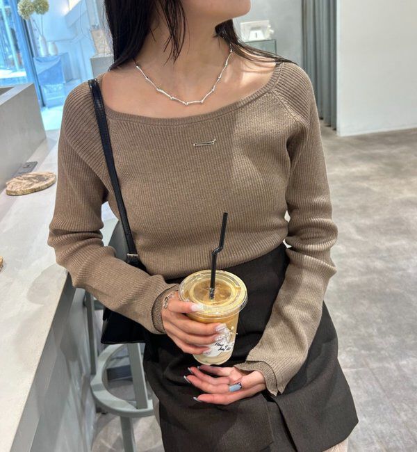  「プレート付きクルーリブニット」|ニット・セーター|