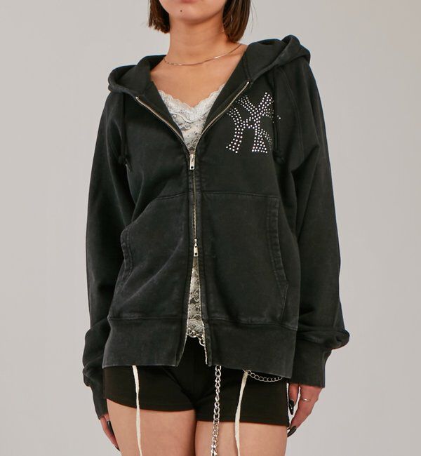  「【UNISEX】KOOKY'N KYケミカルラインストーンジップパーカー」|パーカー|