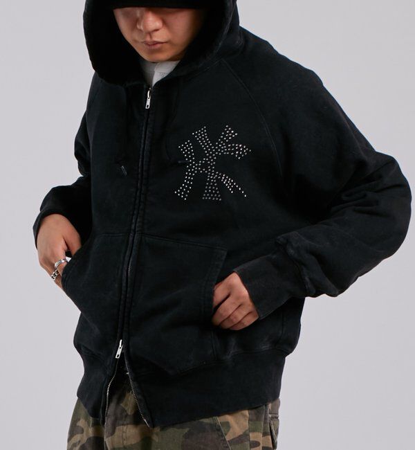  「【UNISEX】KOOKY'N KYケミカルラインストーンジップパーカー」|パーカー|