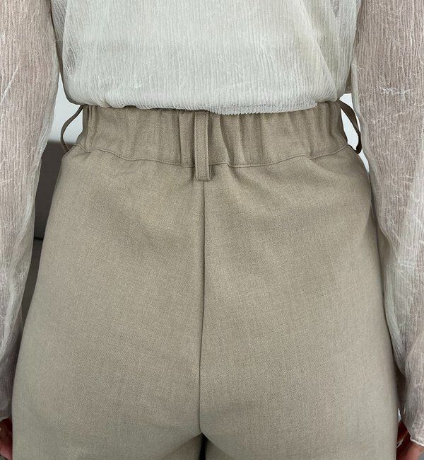  「〈C.L〉レザーベルト付変形タックパンツ」|チノ|